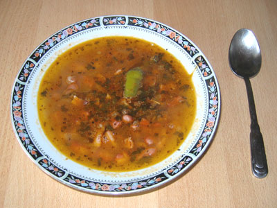 Суп из копченостей с фасолью