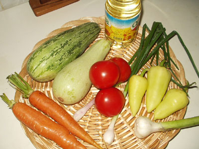 Кабачки тущеные с овощами